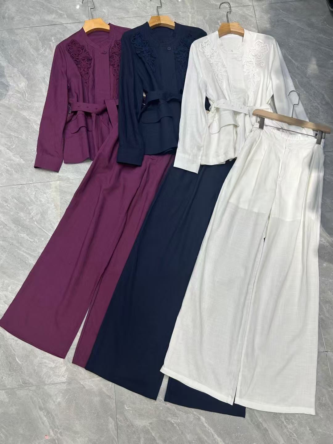 Embroidery Class - Elegant floral embroidered linen two-piece set
