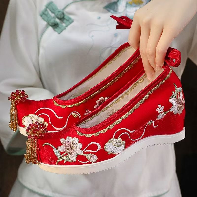 Woman Increased Internal Embro - Embroidery Red ulasan dan harga