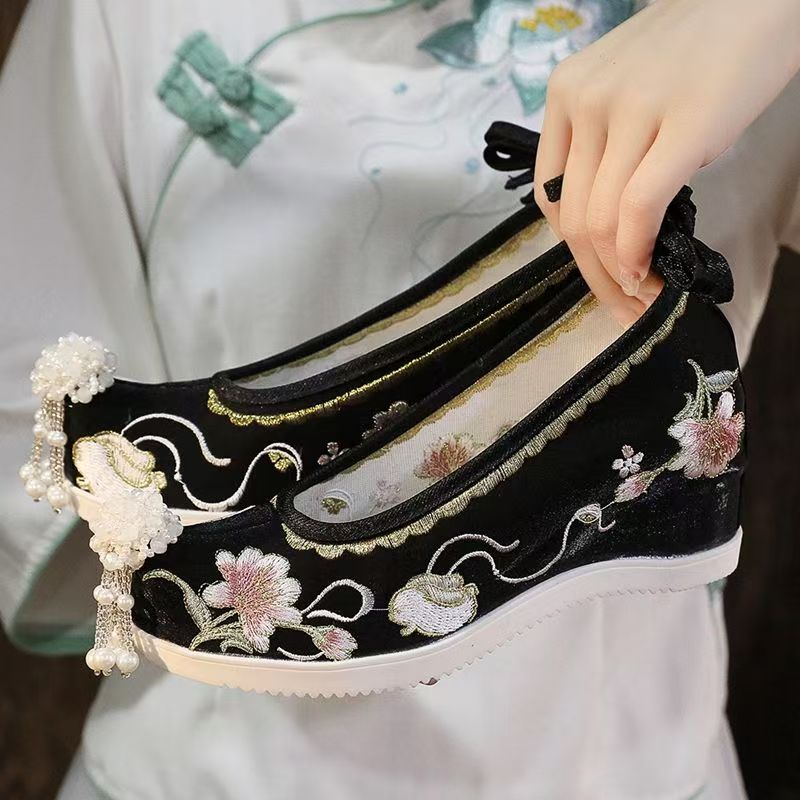Woman Increased Internal Embro - Embroidery Red ulasan dan harga