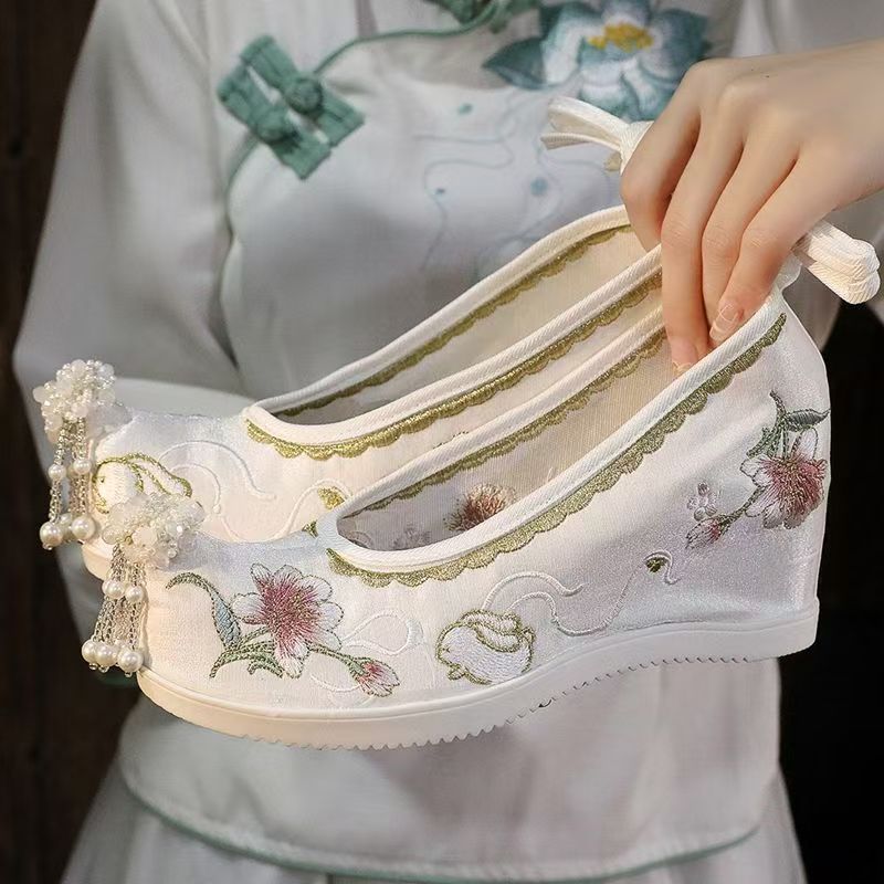 Woman Increased Internal Embro - Embroidery Red ulasan dan harga