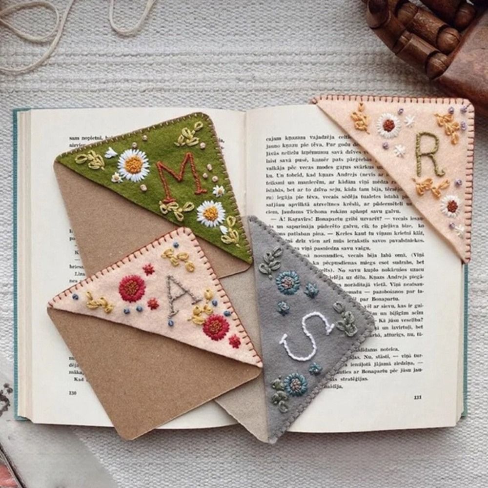 Felt Hand Embroidered Corner B - Embroidery Meaning ulasan dan harga
