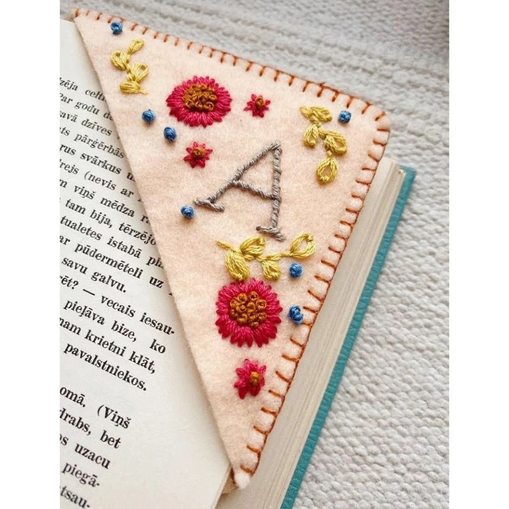Felt Hand Embroidered Corner B - Embroidery Meaning ulasan dan harga
