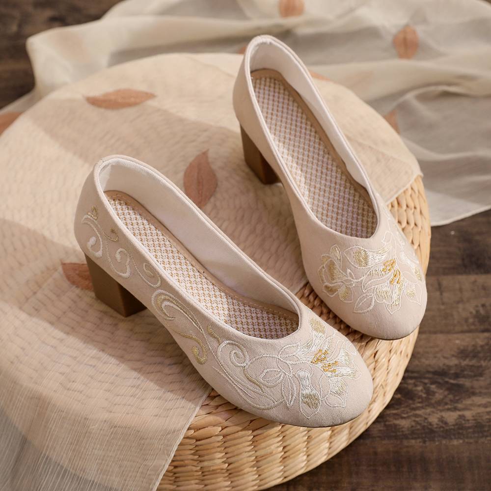 2026 Women's Wine Red & Beige  - Embroidery Red ulasan dan harga