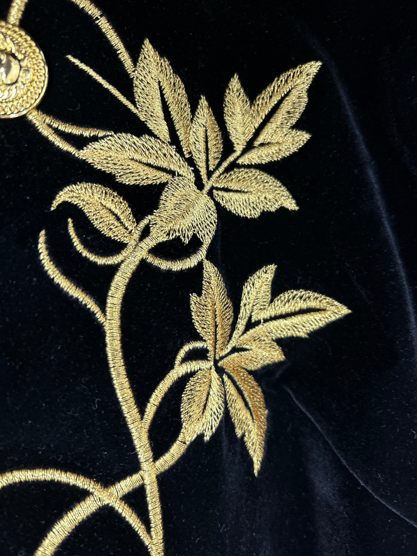 Plus Size Embroidered Coat Hol - Embroidery Class ulasan dan harga